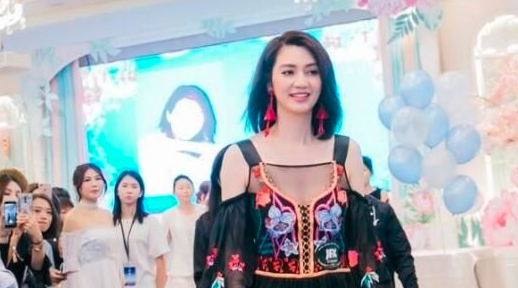 香港肉丸子事件是什么意思,解密女星丢人的成功路