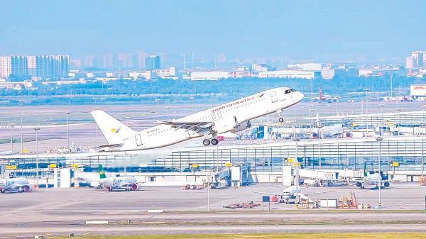 国产大飞机C919首飞试验成功 商业化迎来重要一步