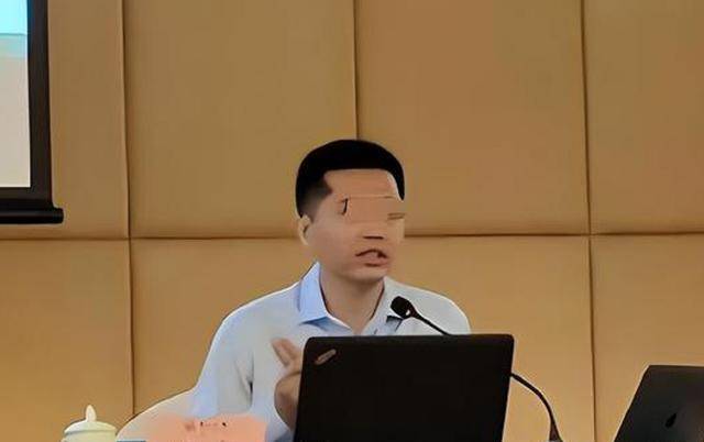 中大教授PUA女学生，聊天内容过于亲密，校方的回应。。。