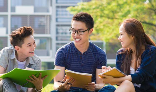 大学生对“奶头乐”见怪不怪，现在无所谓，但影响的是自己的未来