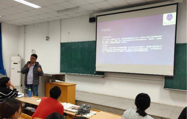 大学生对“奶头乐”见怪不怪，现在无所谓，但影响的是自己的未来