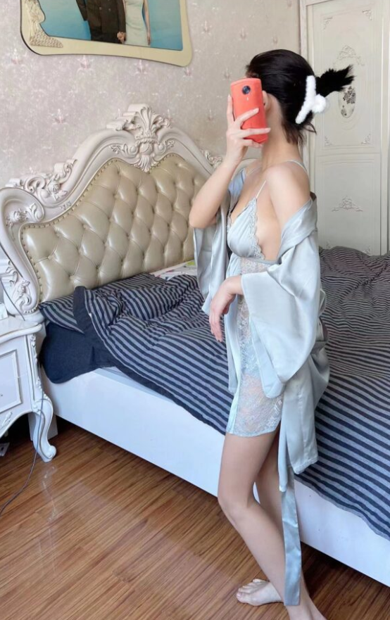 拼夕夕骚货母狗买家秀