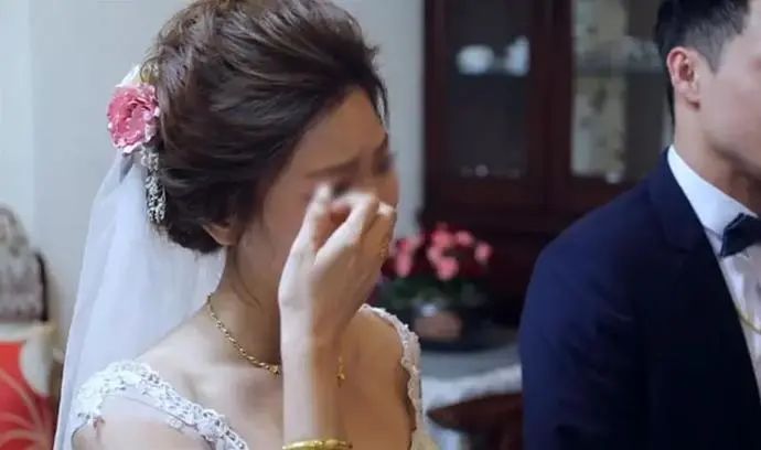 伴郎“被动”跟新娘发生关系，真相毁三观，事后哭诉：她在上面我没动…