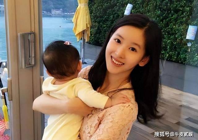 章泽天29岁怀二胎，她才是人间清醒