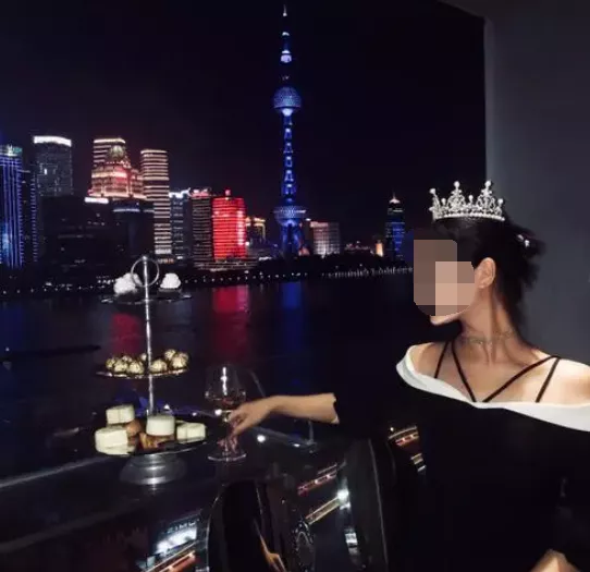 名媛也有脚气？