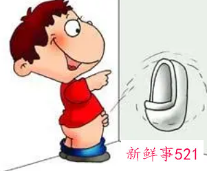 梦见自己小便旁边有人什么意思