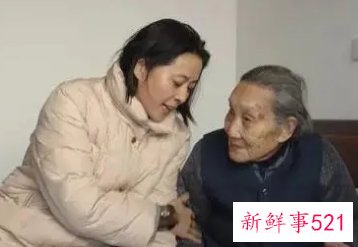 女人梦见和已故的姥姥说话