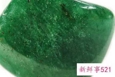 注胶的翡翠怎么样才能看出来