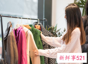 女人梦见逛街买衣服是什么意思