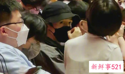 胡歌现身薛佳凝音乐剧被传复合