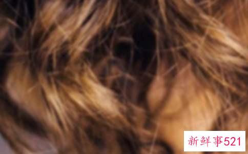 女人梦见自己掉头发有什么寓意