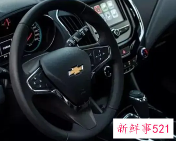 方向盘轻微震动咋回事