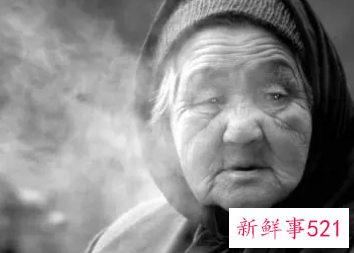 女人梦见和已故的姥姥说话