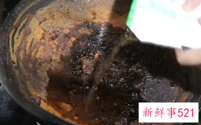 怎样清除锅底烧焦的污垢