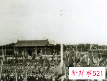 开国大典升国旗是电动还是手动