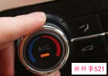 如何清除车玻璃上的雾