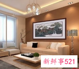 属虎的客厅挂什么讲究