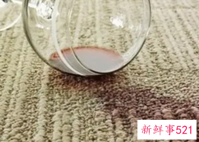 皮沙发上的红酒渍怎么清除