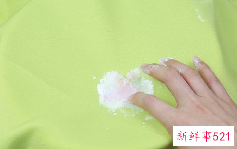 怎么清洗被子上的血迹