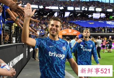 切尔西宣布与队长阿兹皮利奎塔续约5年