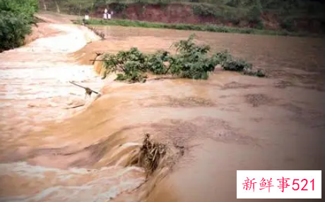 梦见路被水淹没是什么意思