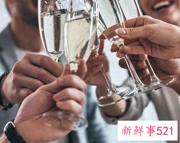 和上级领导敬酒说什么