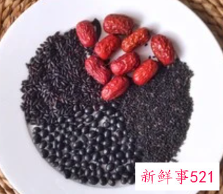 黑米核桃红枣的功效