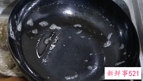 怎样清除锅底烧焦的污垢