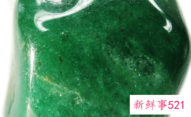 注胶的翡翠怎么样才能看出来