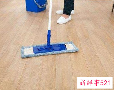 地板纹理脏了怎么处理呢