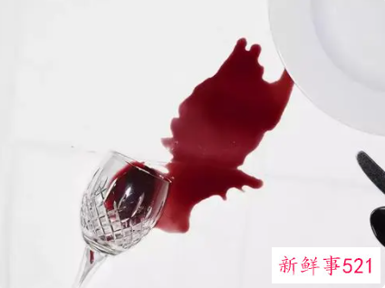 皮沙发上的红酒渍怎么清除