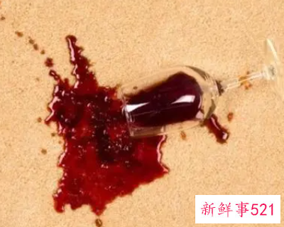 皮沙发上的红酒渍怎么清除