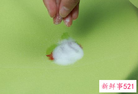 怎么清洗被子上的血迹