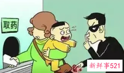 目睹小偷行窃妈妈勇敢斥责小偷却遭人谴责