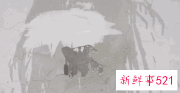 墙上有划痕怎么办