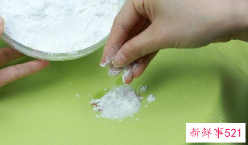 怎么清洗被子上的血迹