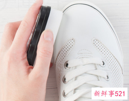 白色毛毛鞋怎么清洗