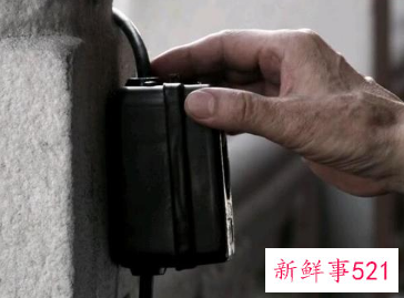 开国大典升国旗是电动还是手动