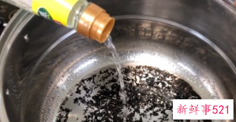 怎样清除锅底烧焦的污垢