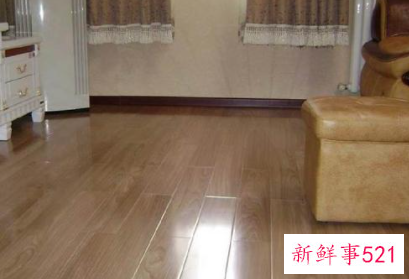 地板纹理脏了怎么处理呢