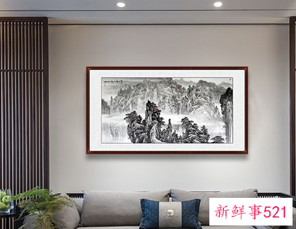 沙发背景墙在西面挂什么画好