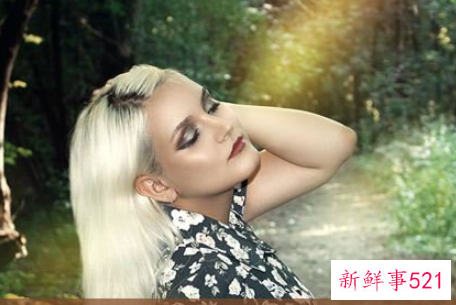 梦见自己和别的男人发生性的关系