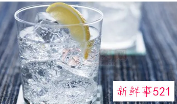 喜欢喝凉水的人容易肥胖嘛