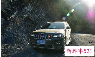 夏天车里太热怎么在里面休息