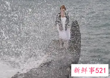 梦见亲人在水中