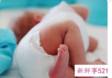 刚出生的婴儿吐沫