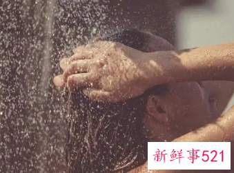 女人洗冷水澡对身体好吗