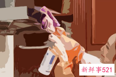 厨房的污渍用什么能轻松去除