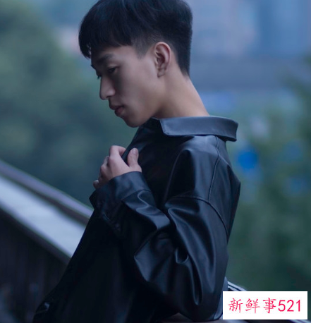 十二星座男生暗恋你的表现