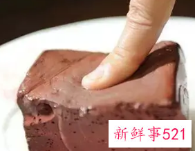 吃猪血拉黑便是排毒吗